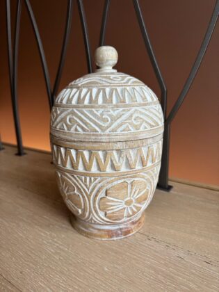 Dekoratyvinis Dubuo su dangčiu