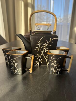 ZEN arbatinukas su puodeliais